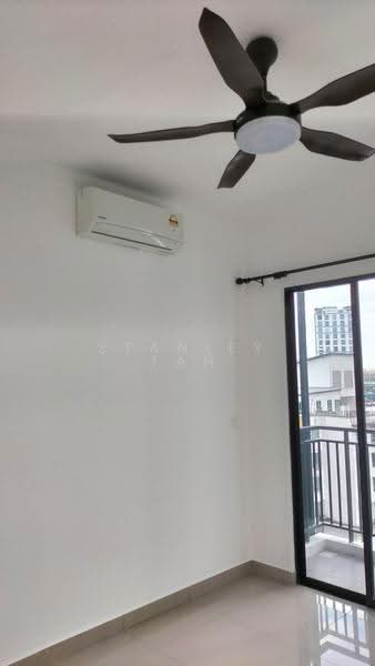 Kediaman Servis untuk Disewa di V-Residensi 5 - Stanley Tan - Balcony - PropertyGuru.com.my