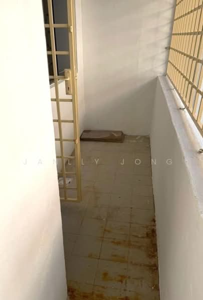 2-storey Terraced House for Sale in Taman Tan Sri Yaacob (Johor Bahru) - Janlly Jong - Balcony - PropertyGuru.com.my