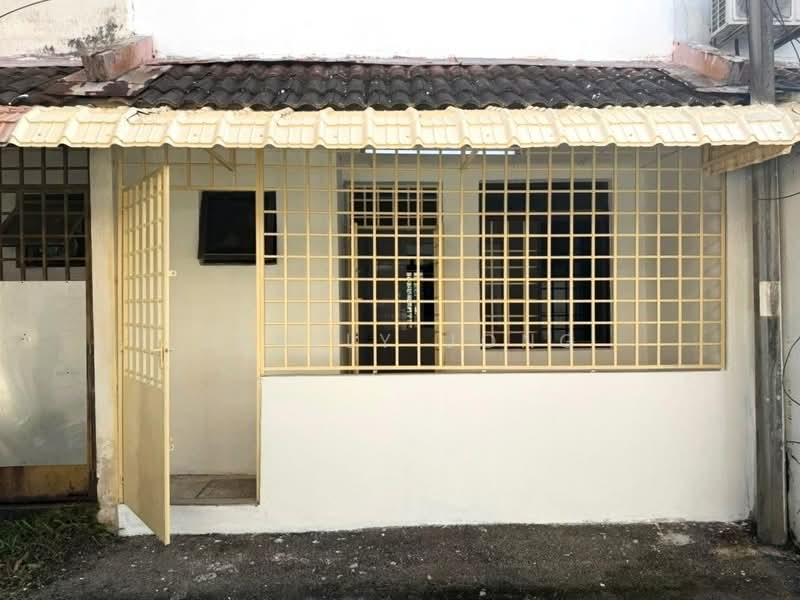 2-storey Terraced House for Sale in Taman Tan Sri Yaacob (Johor Bahru) - Janlly Jong - Exterior - PropertyGuru.com.my