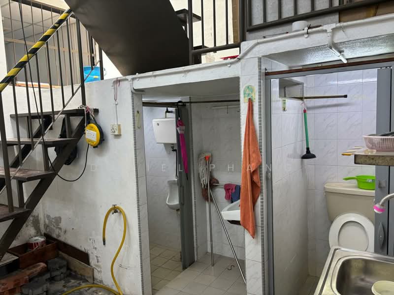 Shop for Rent in George Town (Penang) - Daniel Phang - Bathroom - PropertyGuru.com.my