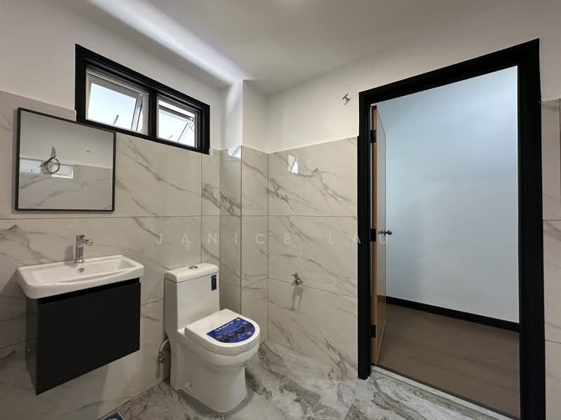 Rumah Teres 2 Tingkat untuk Dijual di Bandar Mahkota Cheras (Cheras) - Janice Lau - Bathroom - PropertyGuru.com.my