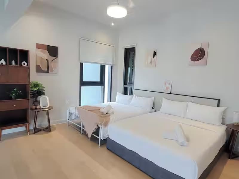 Servis Apartment untuk Dijual di Isola - Kelvin Low - Bedroom - PropertyGuru.com.my