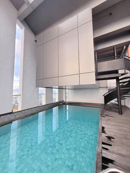 Servis Apartment untuk Dijual di Isola - Kelvin Low - Pool - PropertyGuru.com.my