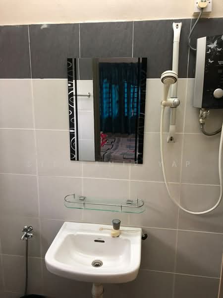 2-storey Terraced House for Rent in Taman Klang Indah (Klang) - Stephanie Yap - Bathroom - PropertyGuru.com.my