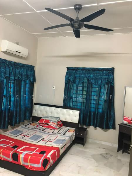 2-storey Terraced House for Rent in Taman Klang Indah (Klang) - Stephanie Yap - Bedroom - PropertyGuru.com.my