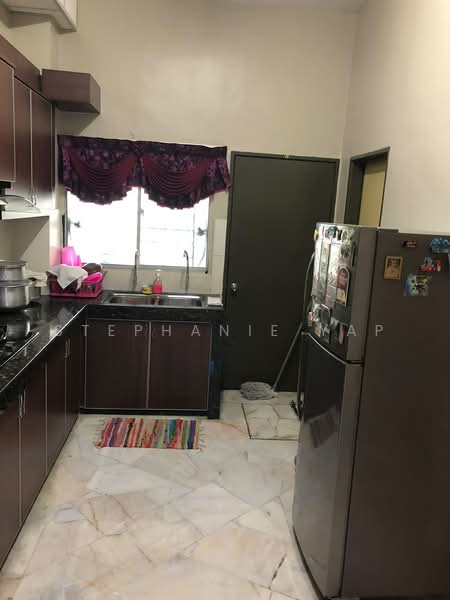 2-storey Terraced House for Rent in Taman Klang Indah (Klang) - Stephanie Yap - Kitchen - PropertyGuru.com.my