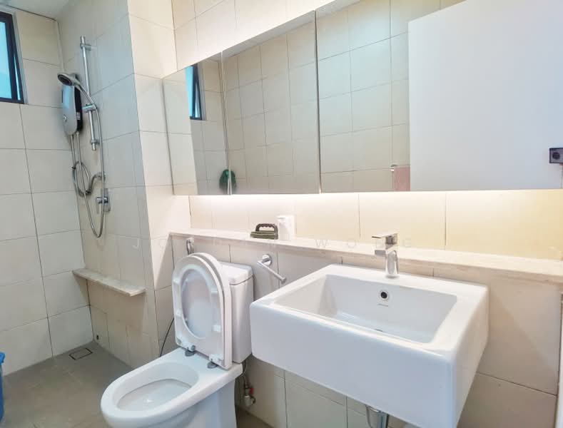 Condominium for Rent at The WaterEdge (Pinggiran Air) - Jordan Wong - Bathroom - PropertyGuru.com.my