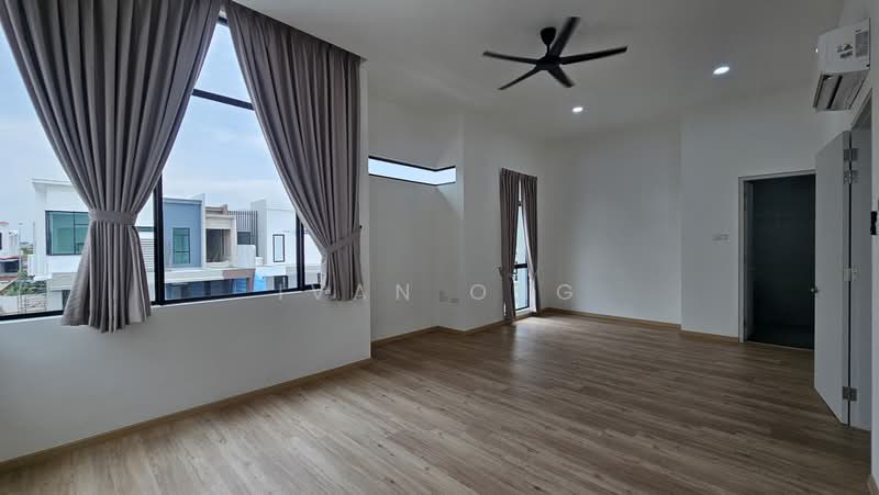 Semi-Detached House for Rent in Taman Gaya (Ulu Tiram) - Ivan Ong - Master Bedroom - PropertyGuru.com.my