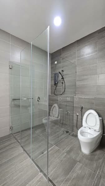 Semi-Detached House for Rent in Taman Gaya (Ulu Tiram) - Ivan Ong - Master Bedroom Bathroom - PropertyGuru.com.my