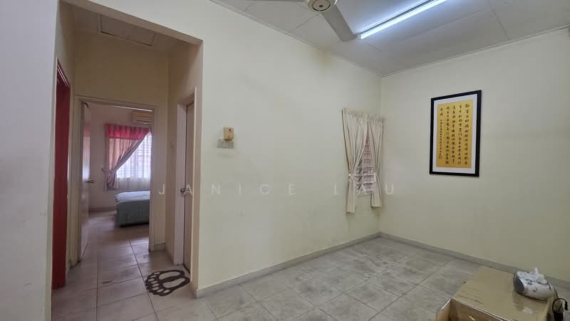 Rumah Teres 2 Tingkat untuk Dijual di Alam Damai (Cheras) - Janice Lau - Corridor - PropertyGuru.com.my