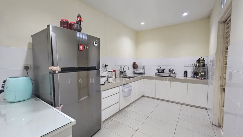 Rumah Teres 2 Tingkat untuk Dijual di Alam Damai (Cheras) - Janice Lau - Kitchen - PropertyGuru.com.my