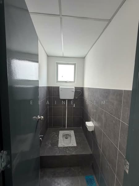 Shop / Office for Rent in Bandar Indahpura (Kulai) - Elaine Sim - Bathroom - PropertyGuru.com.my