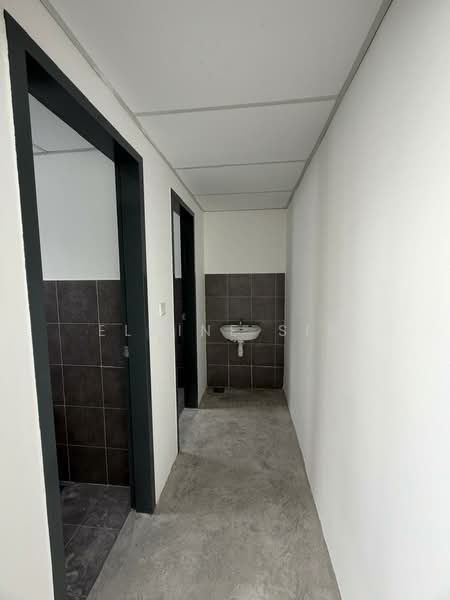 Shop / Office for Rent in Bandar Indahpura (Kulai) - Elaine Sim - Corridor - PropertyGuru.com.my