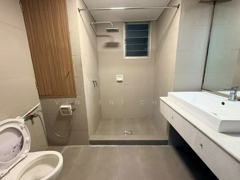 Kondominium untuk Dijual di OBD Garden Tower - Vincent Chye - Bathroom - PropertyGuru.com.my