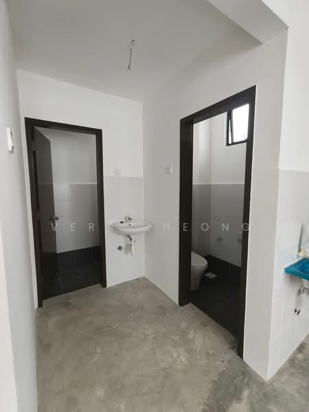 Shop / Office for Rent in Masai (Johor) - Vera Cheong - Bathroom - PropertyGuru.com.my