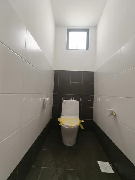 Shop / Office for Rent in Masai (Johor) - Vera Cheong - Bathroom - PropertyGuru.com.my
