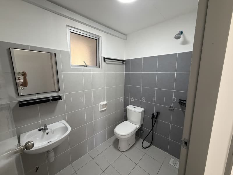 Pangsapuri untuk Disewa di Lily Apartment @ Kuchai Lama - Zainul Rashid - Bathroom - PropertyGuru.com.my