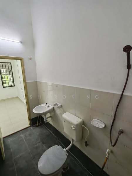 Rumah Teres 2 Tingkat untuk Dijual di Skudai (Johor) - Sharon Ng - Bathroom - PropertyGuru.com.my
