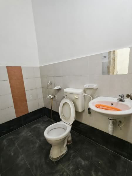 Rumah Teres 2 Tingkat untuk Dijual di Skudai (Johor) - Sharon Ng - Bathroom - PropertyGuru.com.my