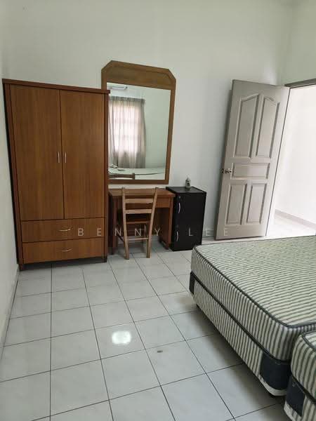 Rumah Teres 1-Tingkat untuk Disewa di Country Heights (Kajang) - Benny Lee - Bedroom - PropertyGuru.com.my