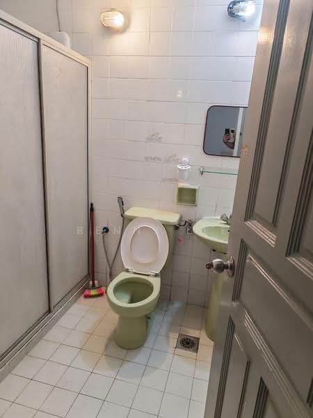 Rumah Teres 1-Tingkat untuk Disewa di Country Heights (Kajang) - Benny Lee - Bathroom - PropertyGuru.com.my