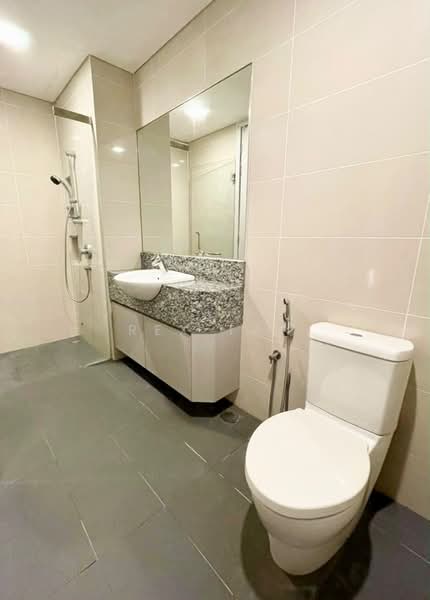 Kondominium untuk Dijual di The Westside One - Rex Tan - Bathroom - PropertyGuru.com.my