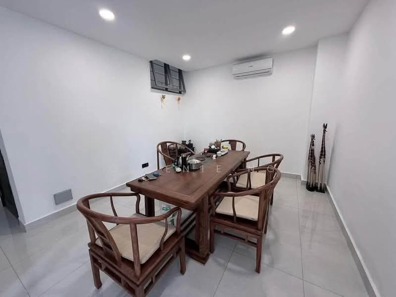 Rumah Berkembar untuk Dijual di Johor Bahru (Johor) - Queenie Ng - Dining Room - PropertyGuru.com.my