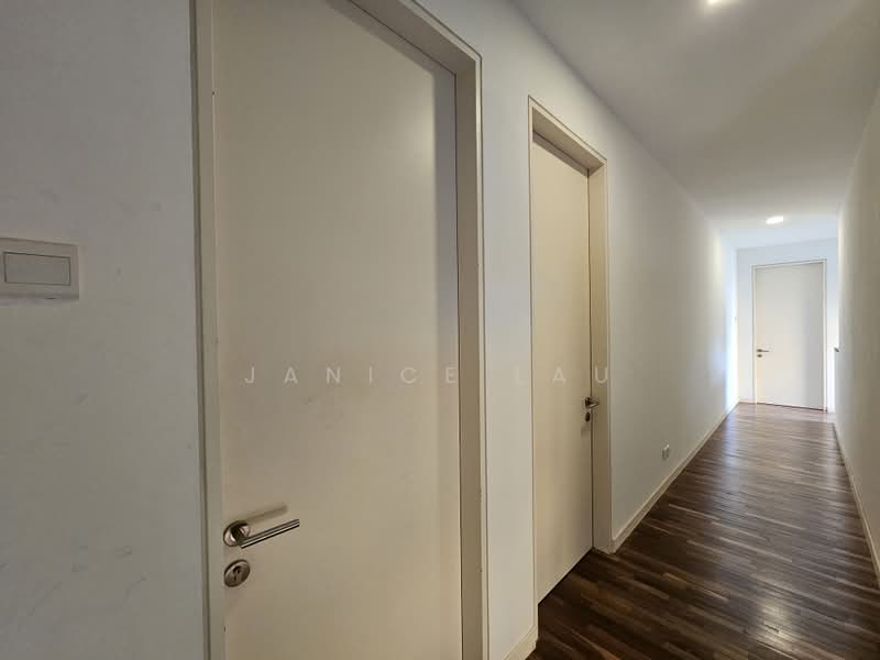 Rumah Teres 3 Tingkat untuk Dijual di Lake Fields (Sungai Besi) - Janice Lau - Corridor - PropertyGuru.com.my