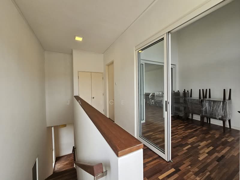 Rumah Teres 3 Tingkat untuk Dijual di Lake Fields (Sungai Besi) - Janice Lau - Corridor - PropertyGuru.com.my