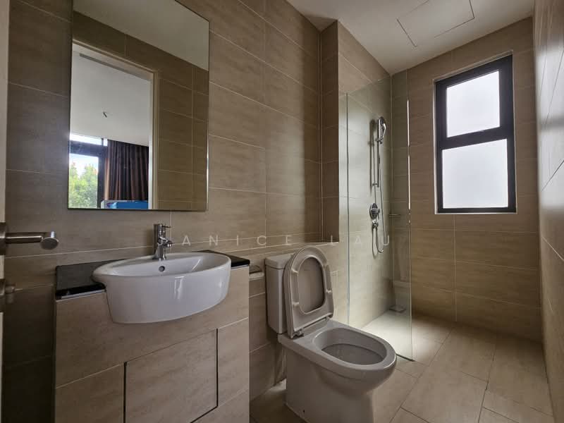 Rumah Teres 3 Tingkat untuk Dijual di Lake Fields (Sungai Besi) - Janice Lau - Bathroom - PropertyGuru.com.my