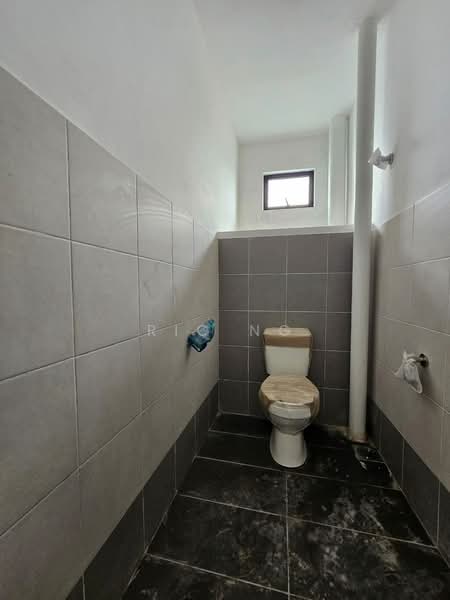 Shop / Office for Rent in Bandar Baru Permas Jaya (Permas Jaya) - Ric Ng - Bathroom - PropertyGuru.com.my