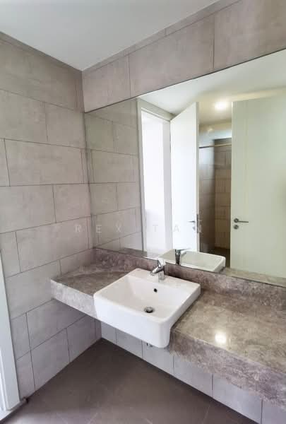 Kondominium untuk Disewa di South Brooks - Rex Tan - Bathroom - PropertyGuru.com.my