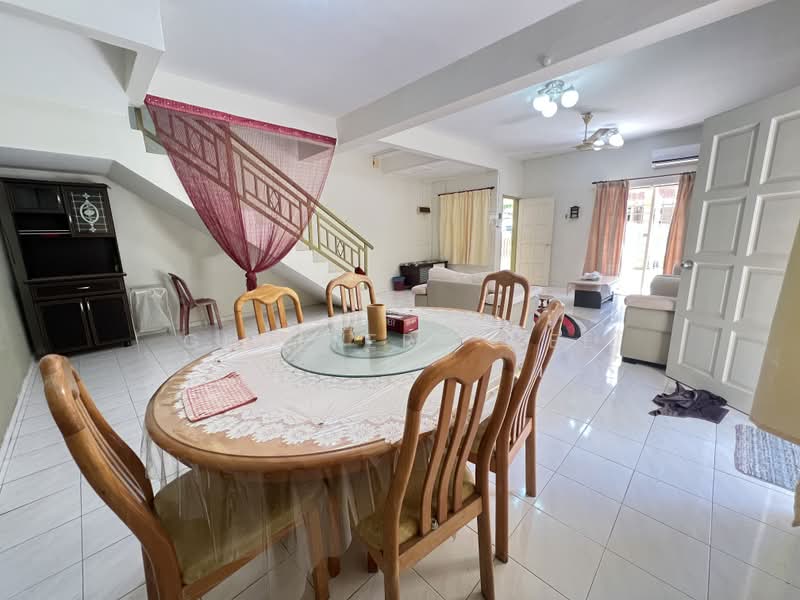 Rumah Teres 2 Tingkat untuk Disewa di Taman Saujana Indah (Bukit Katil) - Geoffery Wee - Dining Room - PropertyGuru.com.my