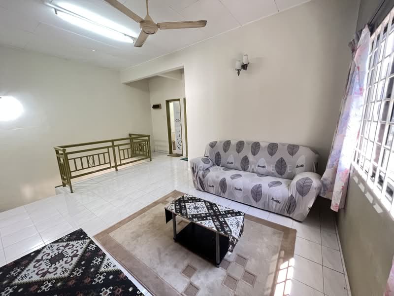 Rumah Teres 2 Tingkat untuk Disewa di Taman Saujana Indah (Bukit Katil) - Geoffery Wee - Living Room - PropertyGuru.com.my