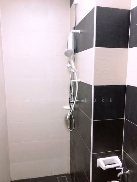 Servis Apartment untuk Disewa di D'Secret Garden (Pangsapuri Kempas Indah) - William Loke - Bathroom - PropertyGuru.com.my