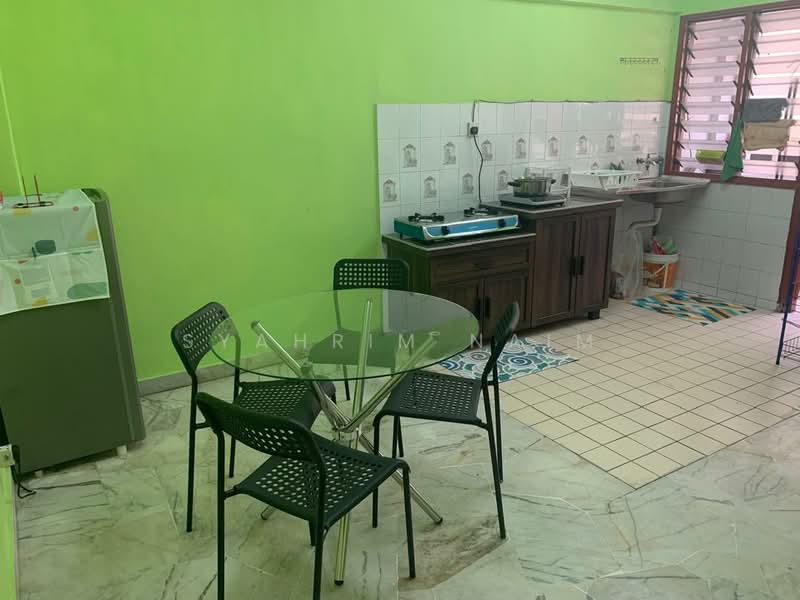 Pangsapuri untuk Dijual di Makmur Apartment - Syahrim Naim - Kitchen - PropertyGuru.com.my