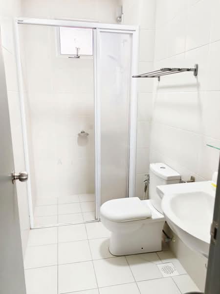 Service Residence for Rent at Meridin Bayvue Serviced Apartment - Alex How - Bathroom - PropertyGuru.com.my