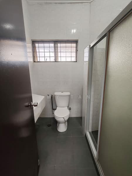 Rumah Teres 2 Tingkat untuk Disewa di Bandar Utama 3 (Bandar Utama) - Amy Tan - Bathroom - PropertyGuru.com.my