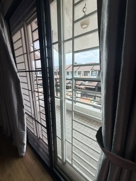 Rumah Teres 3 Tingkat untuk Dijual di Lake Fields (Sungai Besi) - Alvin Sow - Balcony - PropertyGuru.com.my