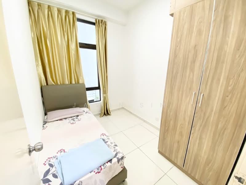Servis Apartment untuk Dijual di D'Summit Residences - Jason Sim - Bedroom - PropertyGuru.com.my