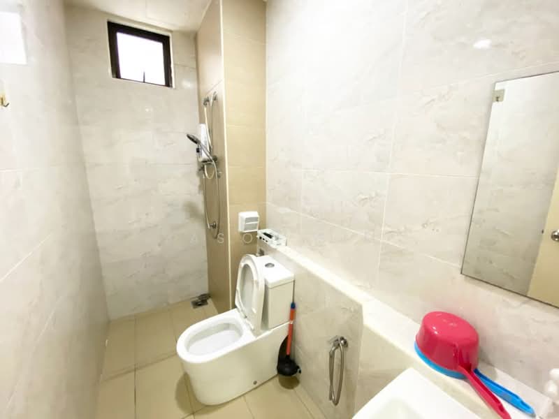 Servis Apartment untuk Dijual di D'Summit Residences - Jason Sim - Bathroom - PropertyGuru.com.my