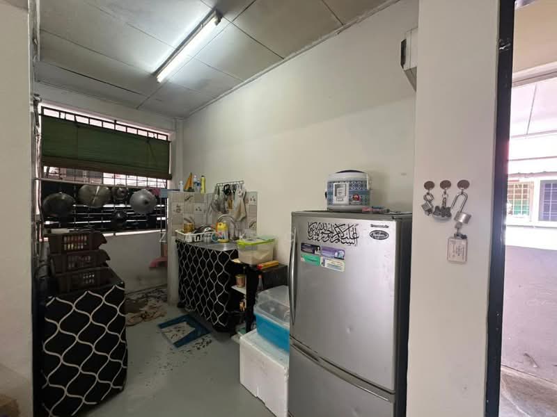 Rumah Flat untuk Dijual di Rumah Pangsa Permas Jaya - Zack Chow - Kitchen - PropertyGuru.com.my