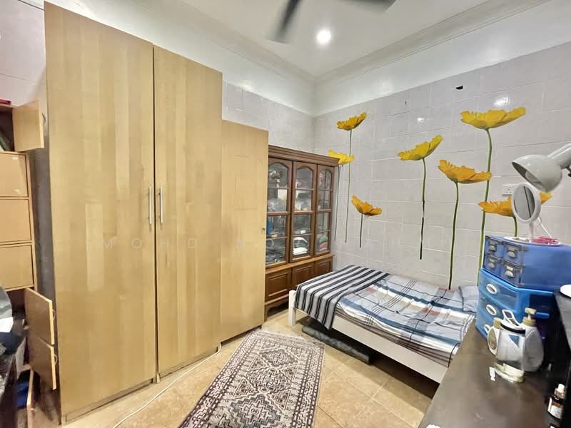 Rumah Teres 2 Tingkat untuk Dijual di Bukit Jelutong (Shah Alam) - Mohd Nor Fahmi - Bedroom - PropertyGuru.com.my