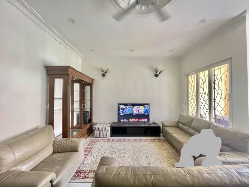 Rumah Teres 2 Tingkat untuk Dijual di Bukit Jelutong (Shah Alam) - Mohd Nor Fahmi - Living Room - PropertyGuru.com.my