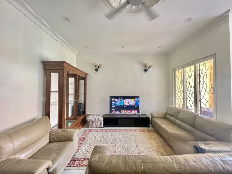 Rumah Teres 2 Tingkat untuk Dijual di Bukit Jelutong (Shah Alam) - Mohd Nor Fahmi - Living Room - PropertyGuru.com.my