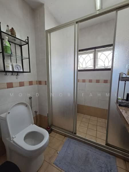 Rumah Teres 2 Tingkat untuk Dijual di Bukit Jelutong (Shah Alam) - Mohd Nor Fahmi - Bathroom - PropertyGuru.com.my