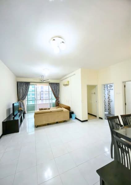 Condominium for Sale at Bayswater Resort Condominium - Clifton Chee - Living Room - PropertyGuru.com.my