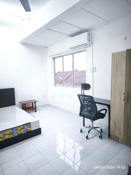 Townhouse for Rent in Taman Bukit Cheng (Cheng) - Woon . - Bedroom - PropertyGuru.com.my