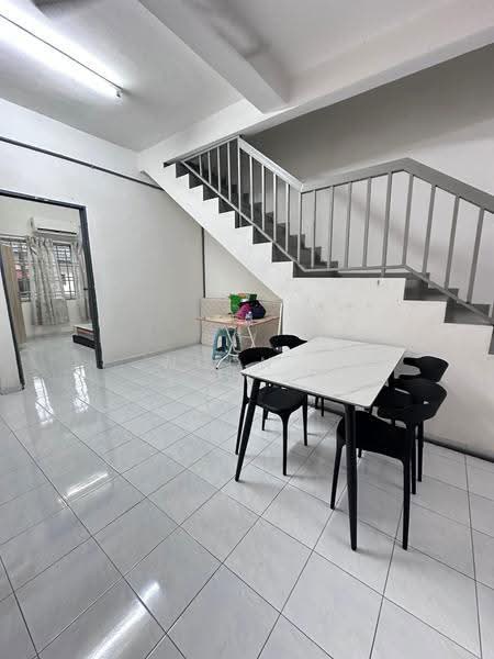 Townhouse for Rent in Taman Bukit Cheng (Cheng) - Woon . - Interior - PropertyGuru.com.my