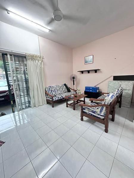 Townhouse for Rent in Taman Bukit Cheng (Cheng) - Woon . - PropertyGuru.com.my